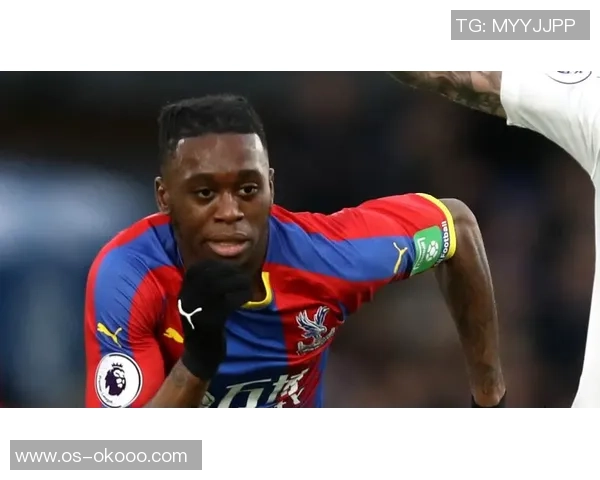 万比萨卡力争突破曼城防线展现个人风采与球队默契配合 万比萨卡力争突破曼城防线展现个人风采与球队默契配合