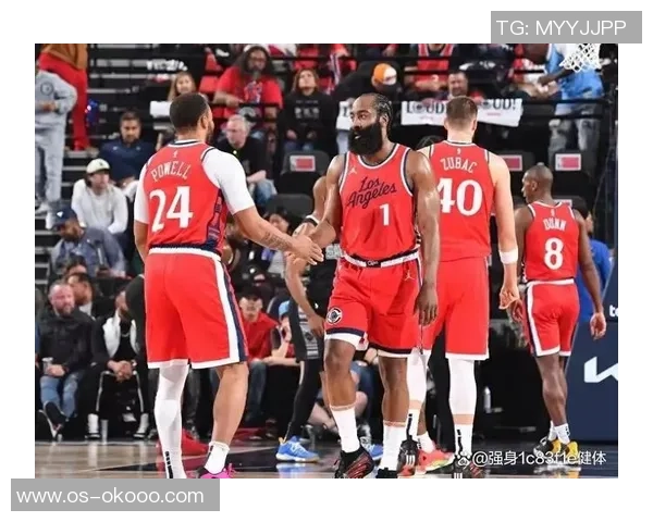 勇士与快船激战12月8日谁能在西部争夺战中笑到最后 勇士与快船激战12月8日谁能在西部争夺战中笑到最后